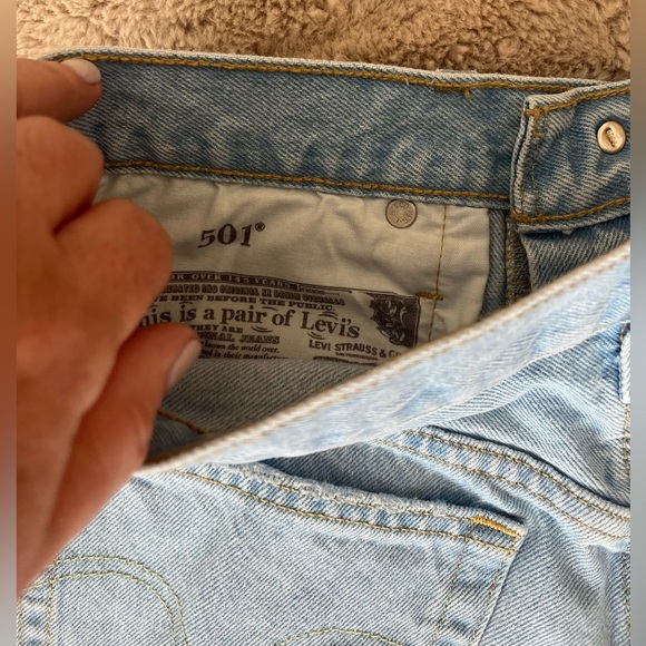 Levi’s 501 Cutoffs Shorts Denim Distressed Frey Raw Hem Buttonfly SZ: 30 - Picture 5 of 8
